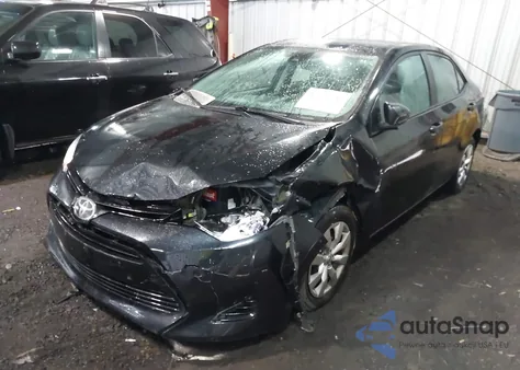 2018 Toyota Corolla Le z USA, uszkodzony, nr VIN 2T1BURHE9JC974150